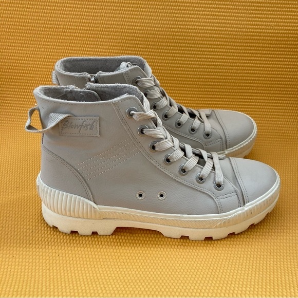 Blowfish Mailbu Women's 10 Forever Lug Sole Sneaker Color Lt Gray - Picture 1 of 10